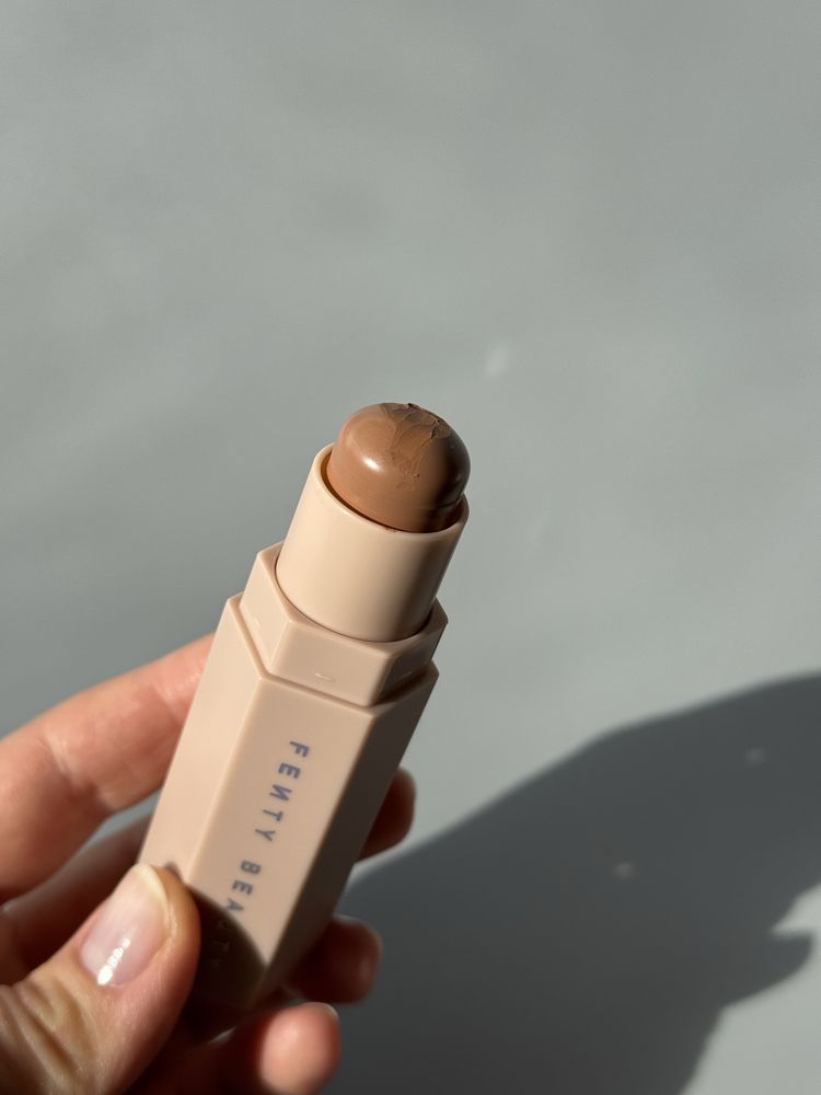 Кремовий скульптор Fenty Beauty відтінок Mocha