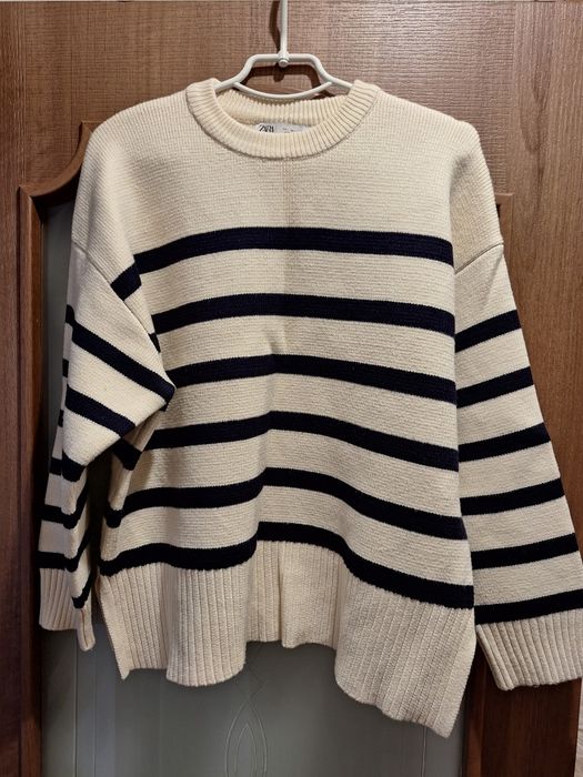 Продам светр ZARA