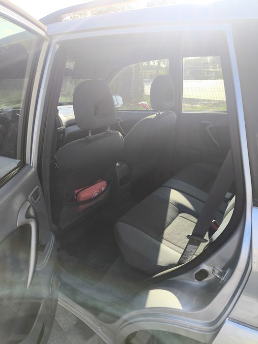 Toyota RAV4 II 2003r. D4D 116