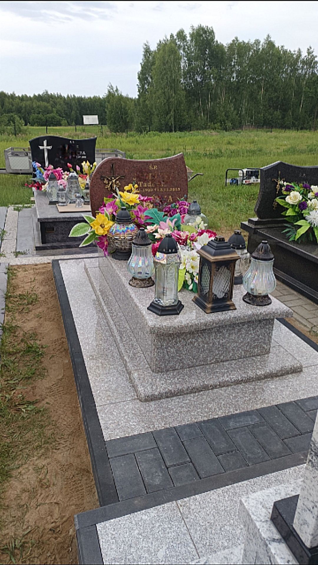 Piwniczka Grobowa, Nagrobki, Grobowiec, katakumby, Piwnica cmentarna