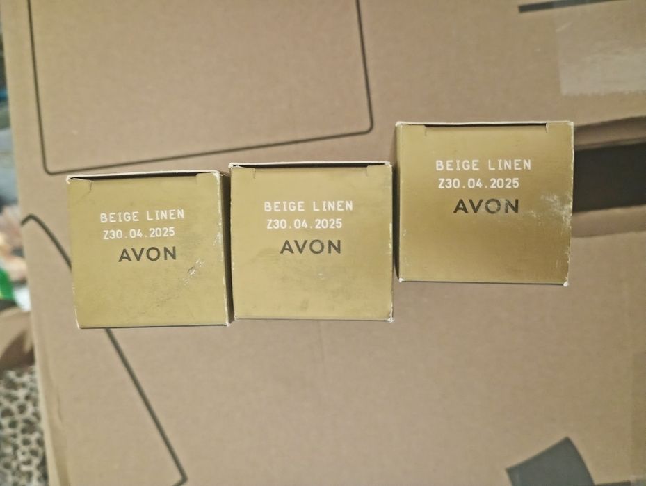 Podkład luxe beige linen avon 3 sztuki