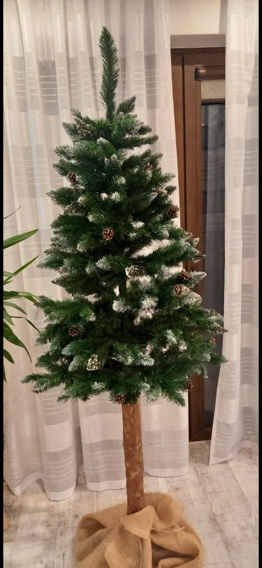 Choinka sztuczna na naturalnym pniu 220 cm sosna diamentowa