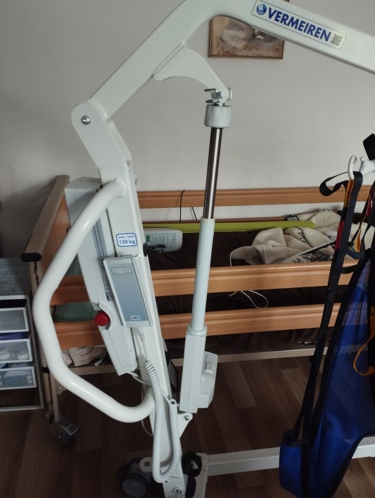 Super okazja! Łóżko dla osoby niepełnosprawnej plus podnośnik elektryc