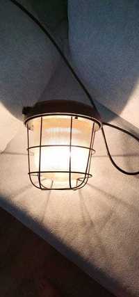 Lampa w stylu retro