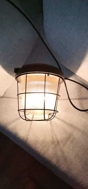 Lampa w stylu retro