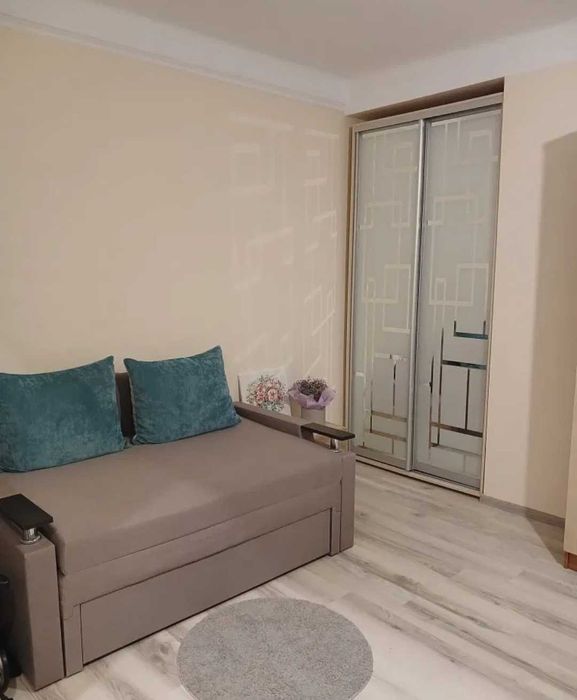 Поселю в однокомнатную квартиру пр. Правда