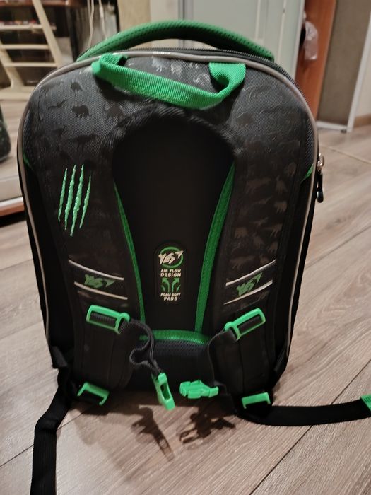 Новий рюкзак Yes