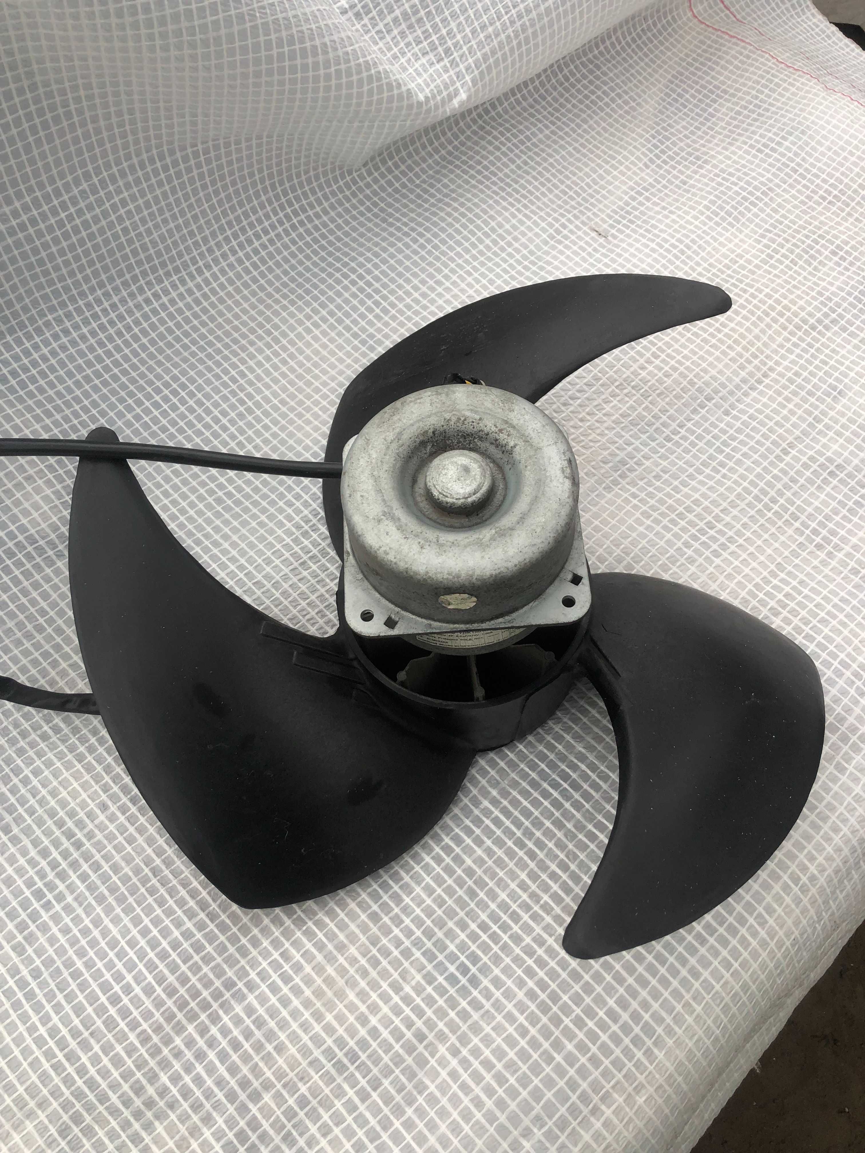Вентилятор наружного блока промышленного кондиционера с крыльчаткой