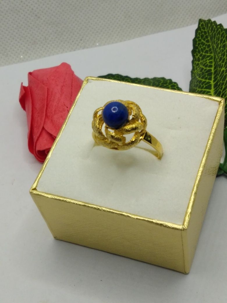Złoty pierścionek niebieskie oczko, złoto 333 r.15
