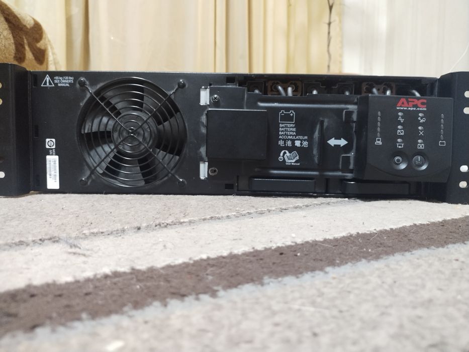 APC Smart UPS surt 3000xl Безперебійник