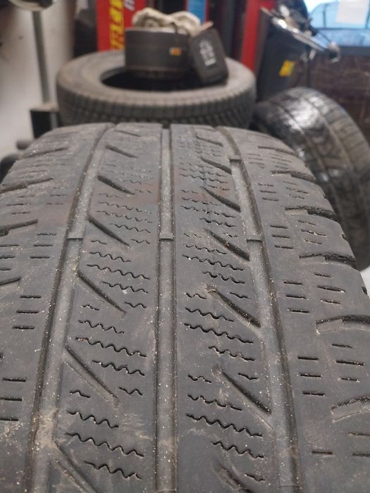 Opony Całoroczne GOODYEAR 215/65R15C 104/102T