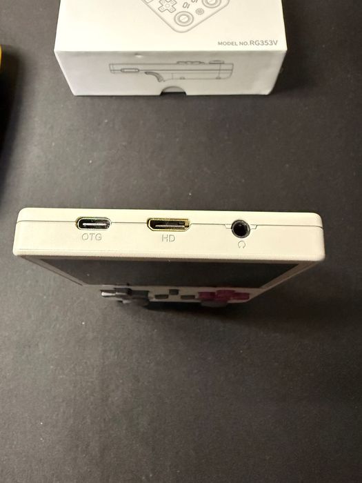 Портативна ігрова консоль приставка ретро ANBERNIC RG353V