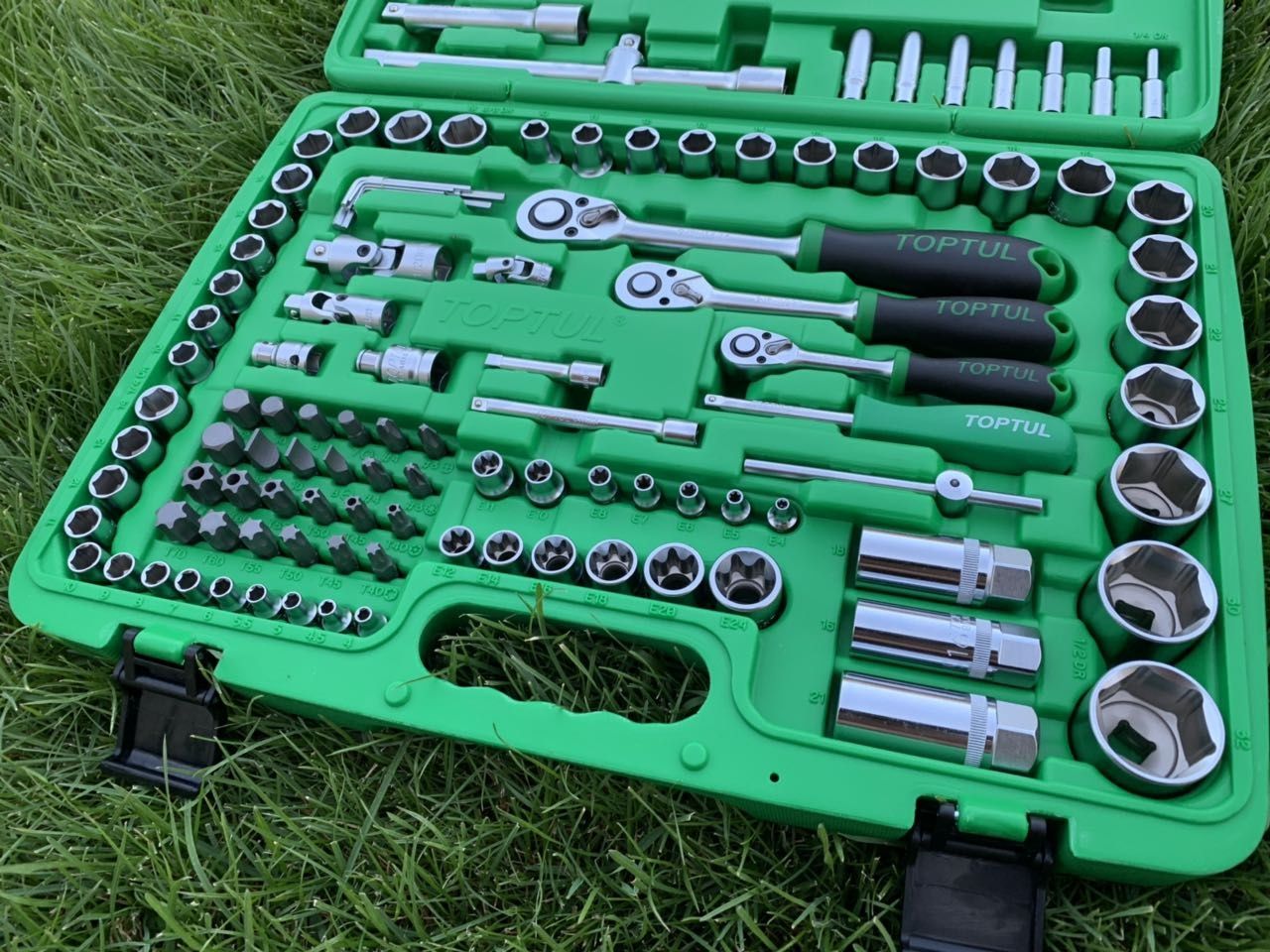 Набор инструмента комбинированный 1/4" и 3/8" и 1/2" TOPTUL gcai151r