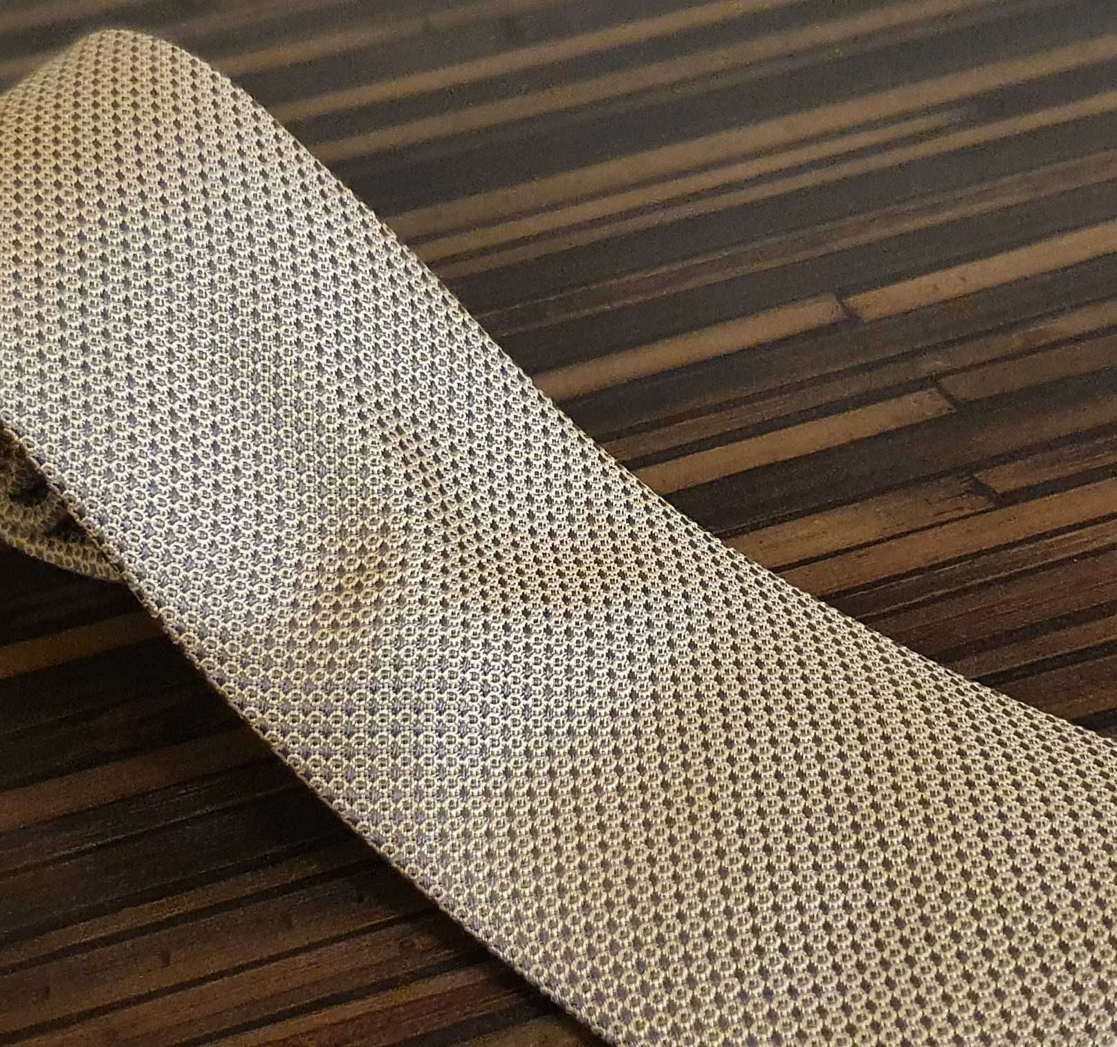 Krawat C&A w kolorze złotym