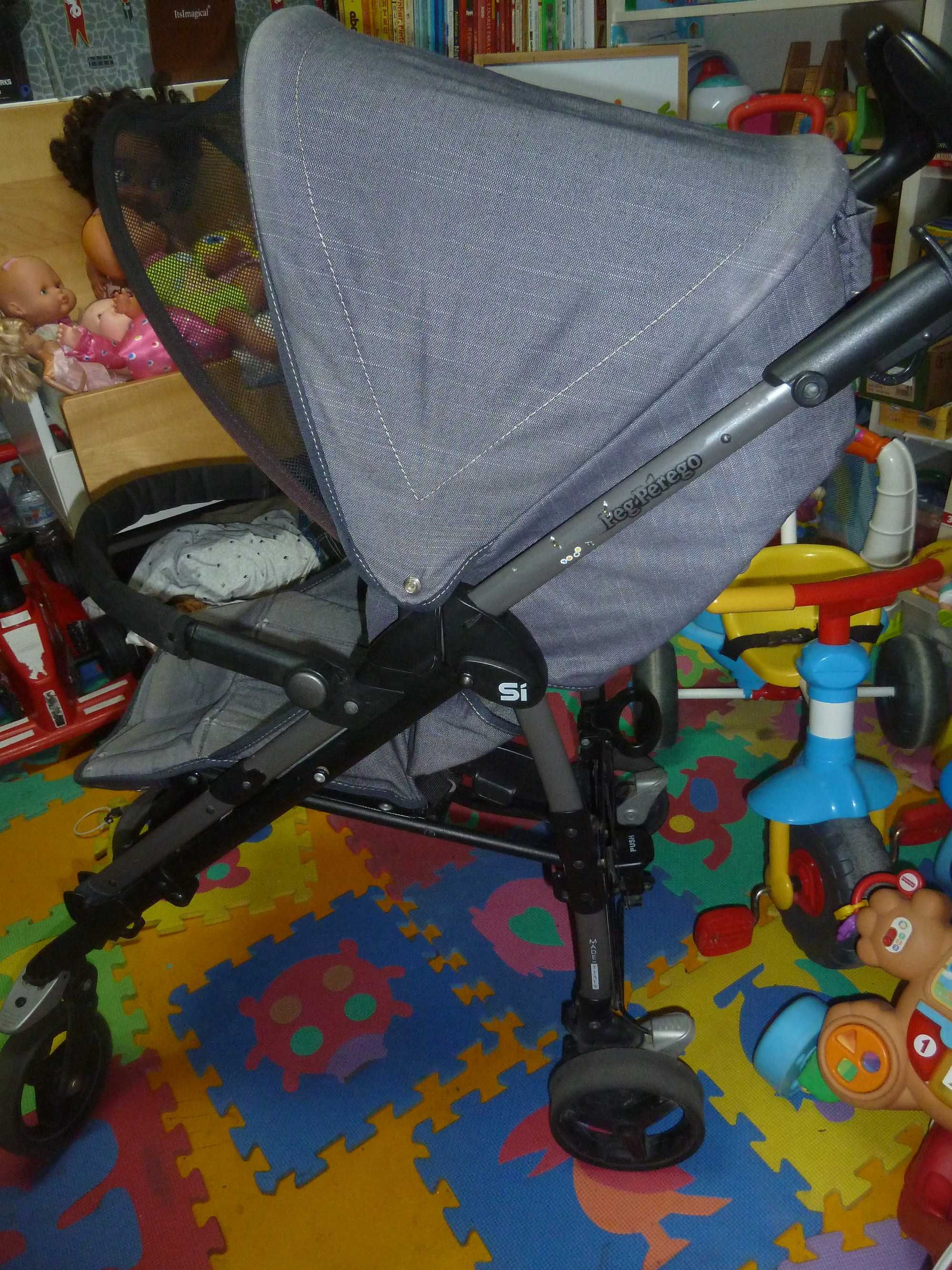 Carrinho de passeio com costas rebatíveis