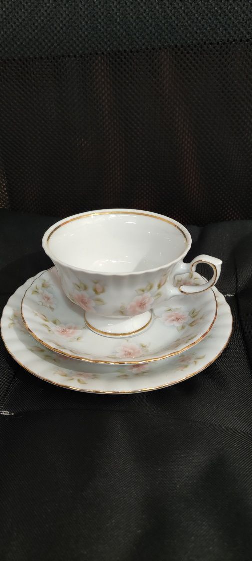 Porcelana komplet 12 os.