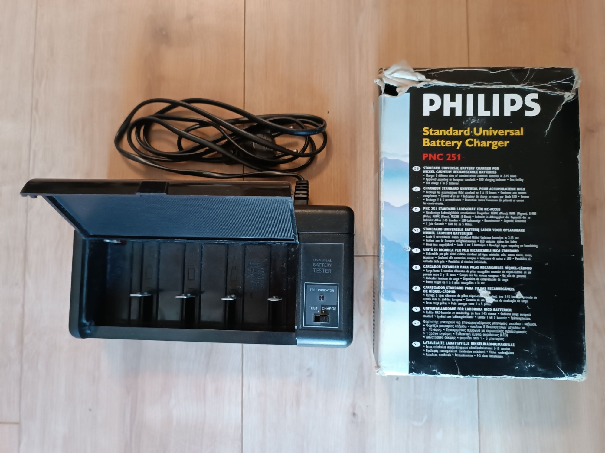 Ładowarka baterii Philips Standard Universal Battery Charger PNC 251