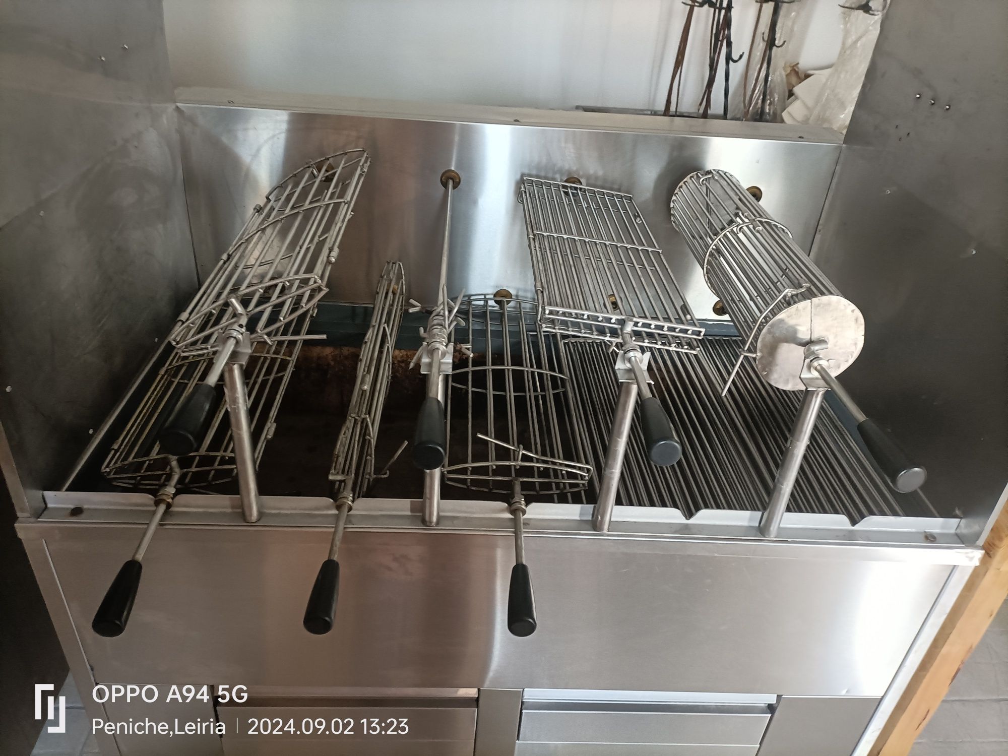 Vendo Churrasco de Frangos e Entrecosto Rotativo Grelhas para Batatas