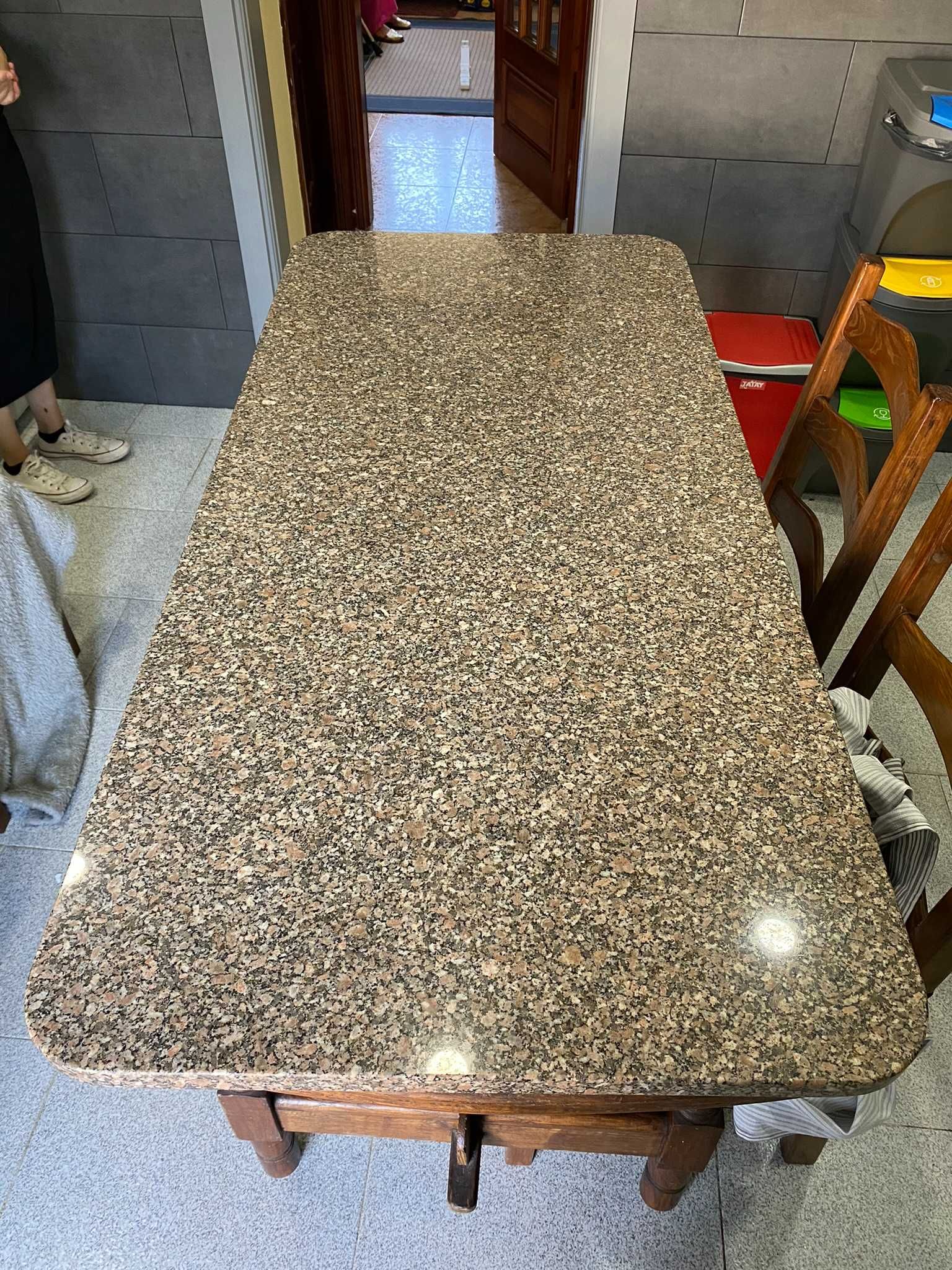 Pedra/Tampo de mesa em Granito Rosa