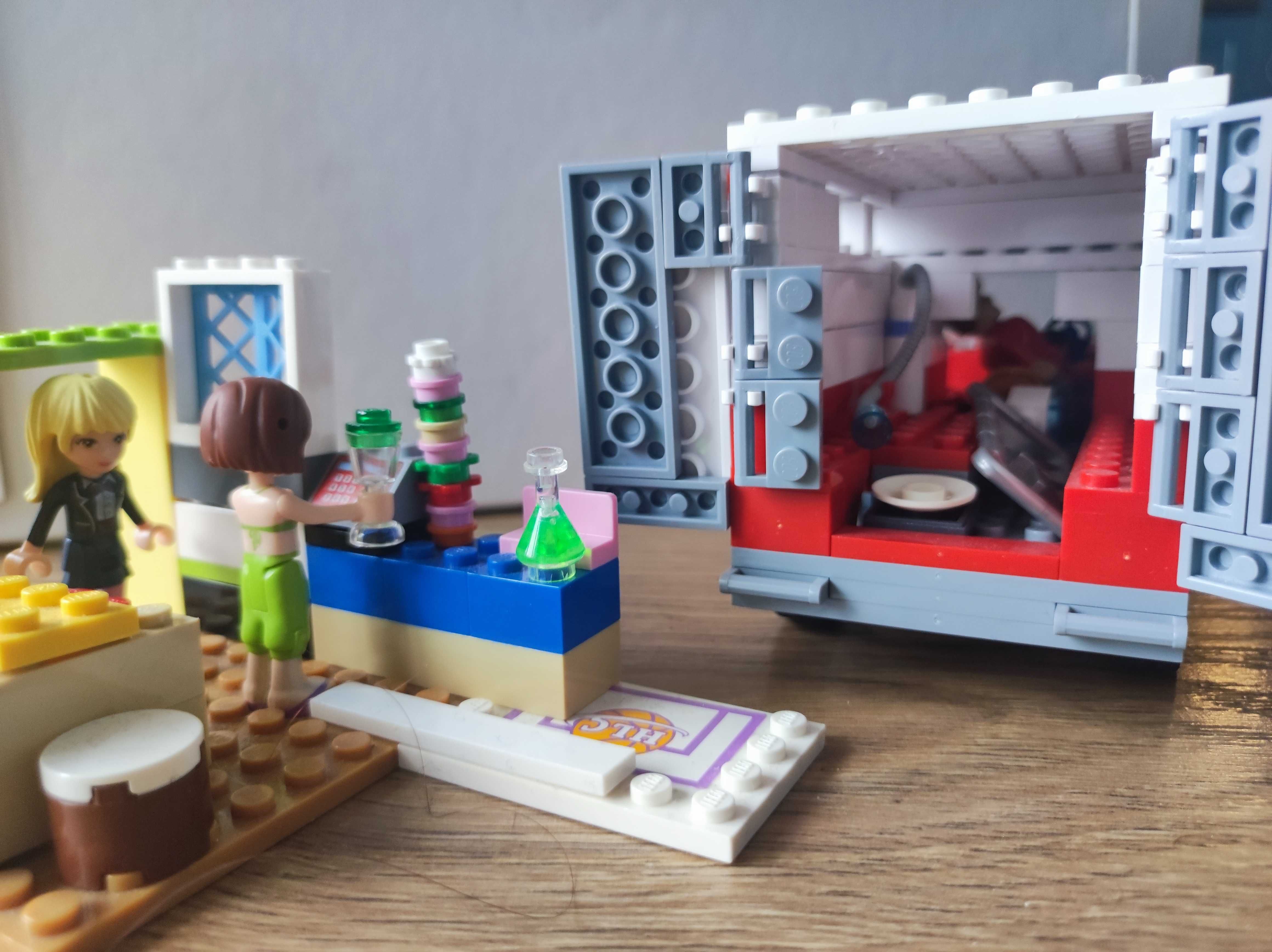 klocki LEGO, ambulans + sklepik dla lalek, zestaw 8