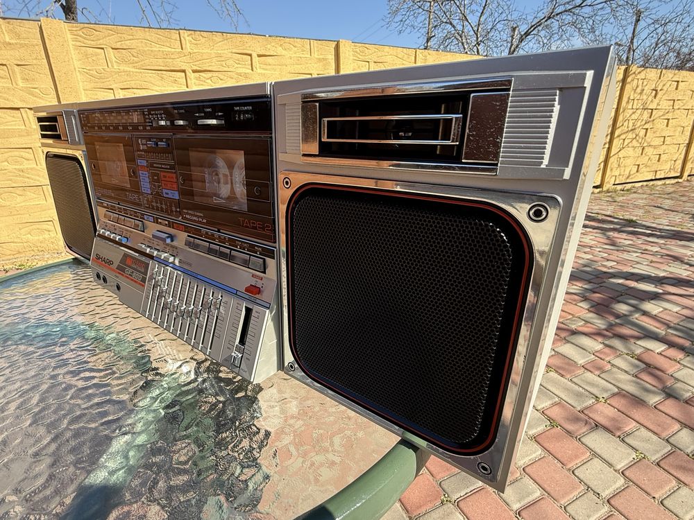Продам магнитолу SHARP GF-800