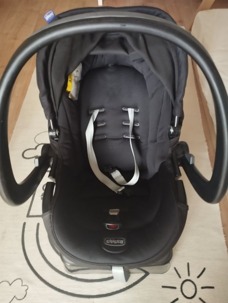 Ovo Chicco com isofix / autofix
