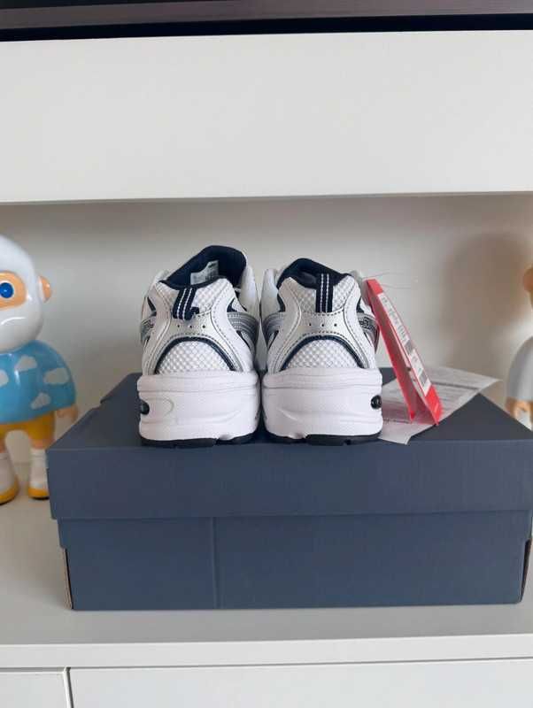 Srebrny*Upominek Damskie New Balance530 UnisexTrampki roz. 44