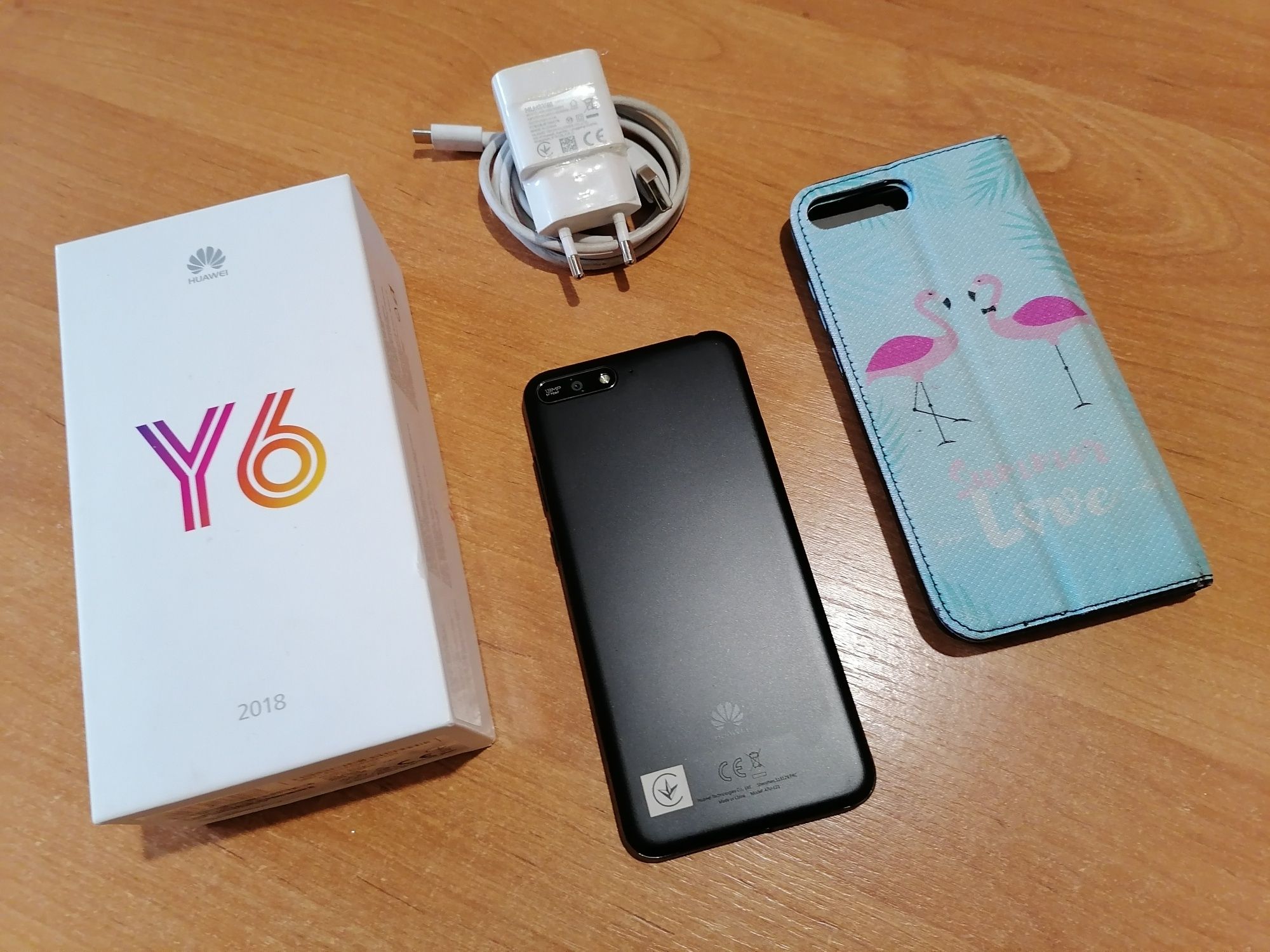 Huawei Y6 2018 - Smartfon z Pamięcią 16GB/2GB + Etui GRATIS