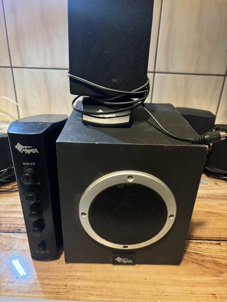 Wierza radio czarna