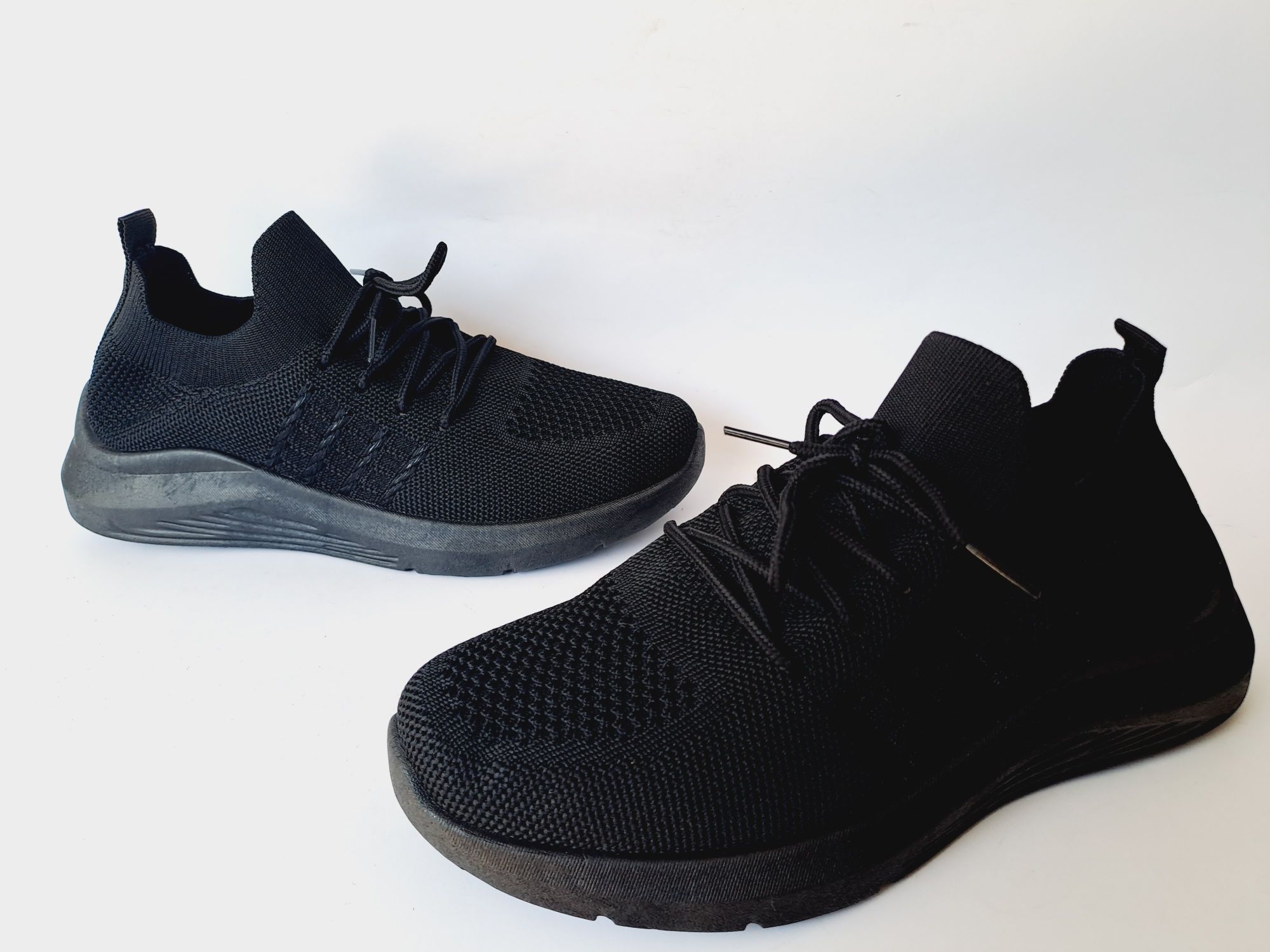 Buty, obuwie sportowe, materiałowe, wsuwane slip on, czarne rozmiar 38