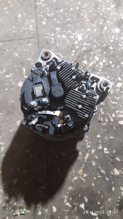 Генератор VW атлас  3.6 бензин, Накладка Лев пер ручку двери VW  ат