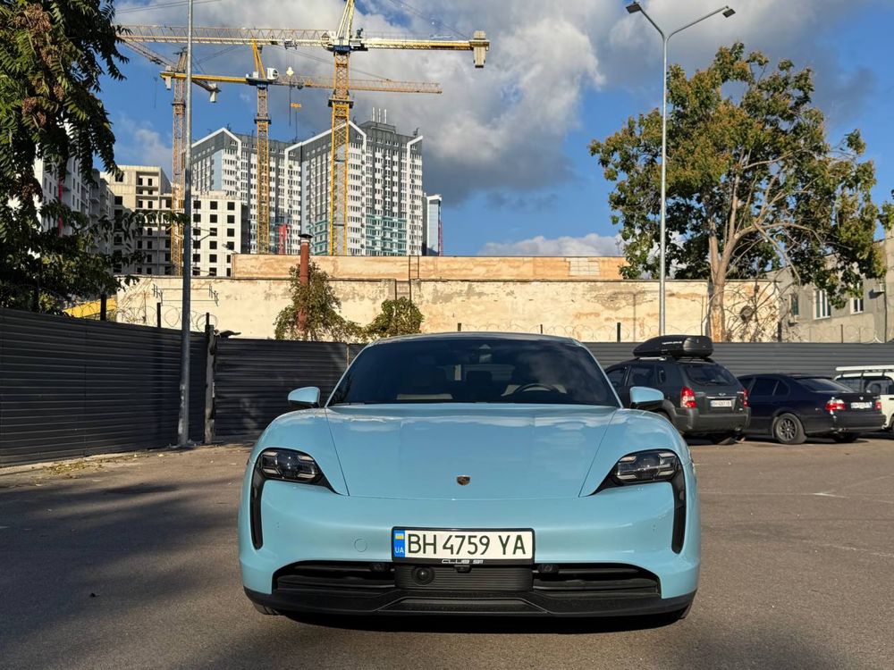 Porsche taycan 4s 2022 Перый хозяин.