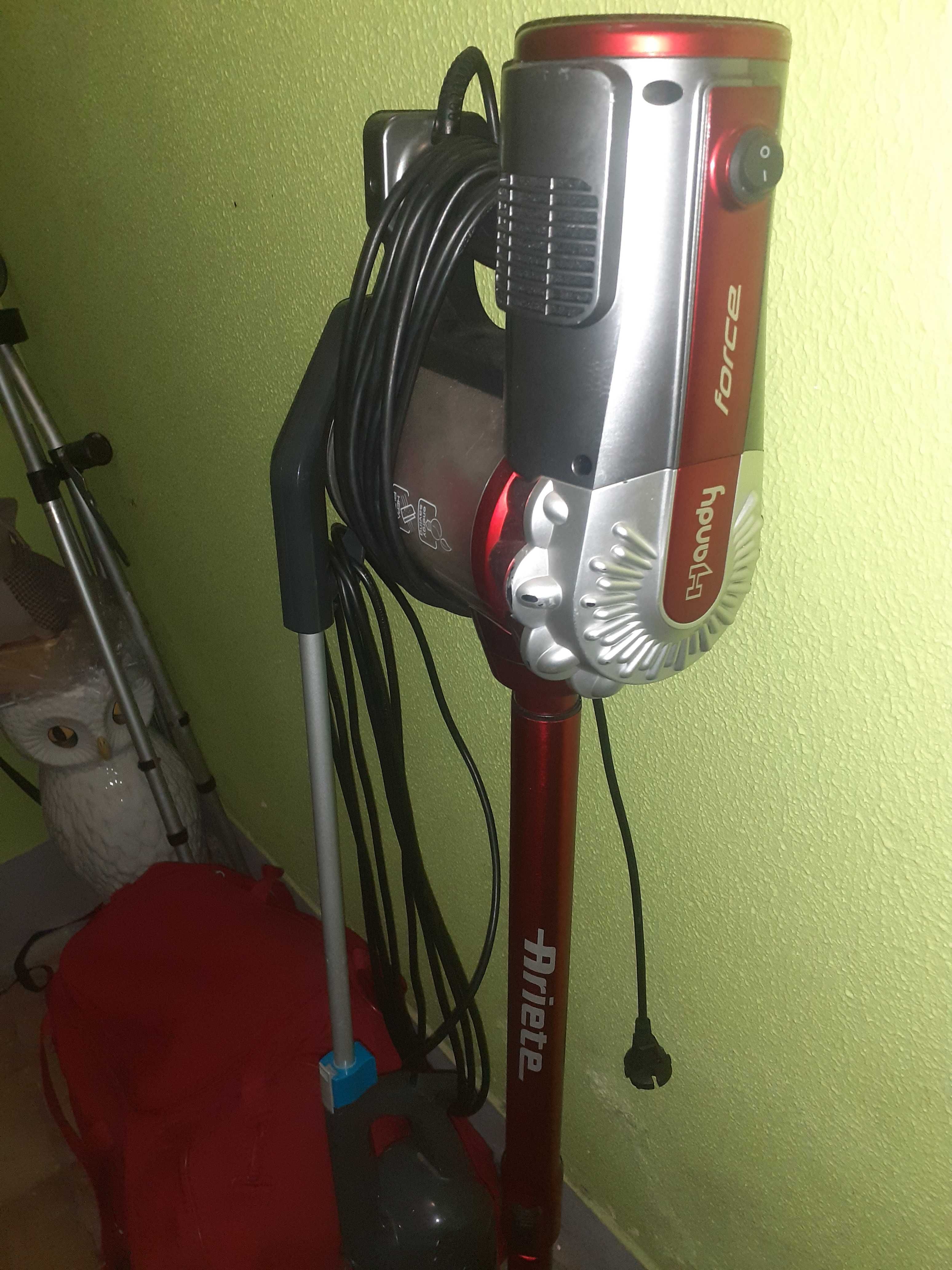 2 Aspiradores para interiores.