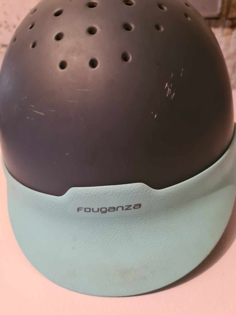 Kask jeżdziecki  firmy Fouganza