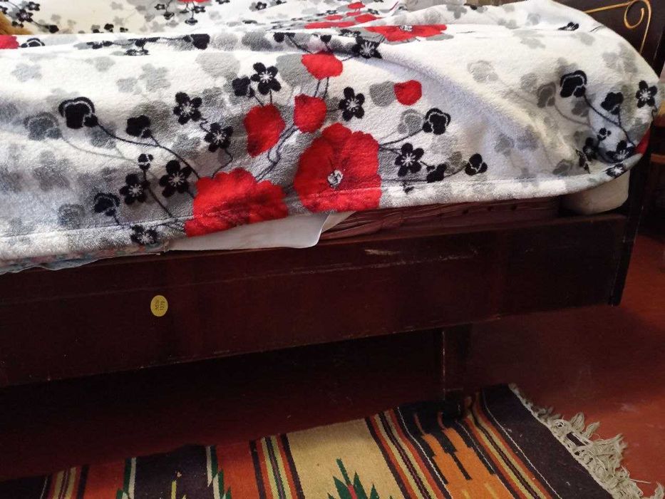 Ліжко двоспальне