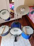 Bateria instrumental para criança.