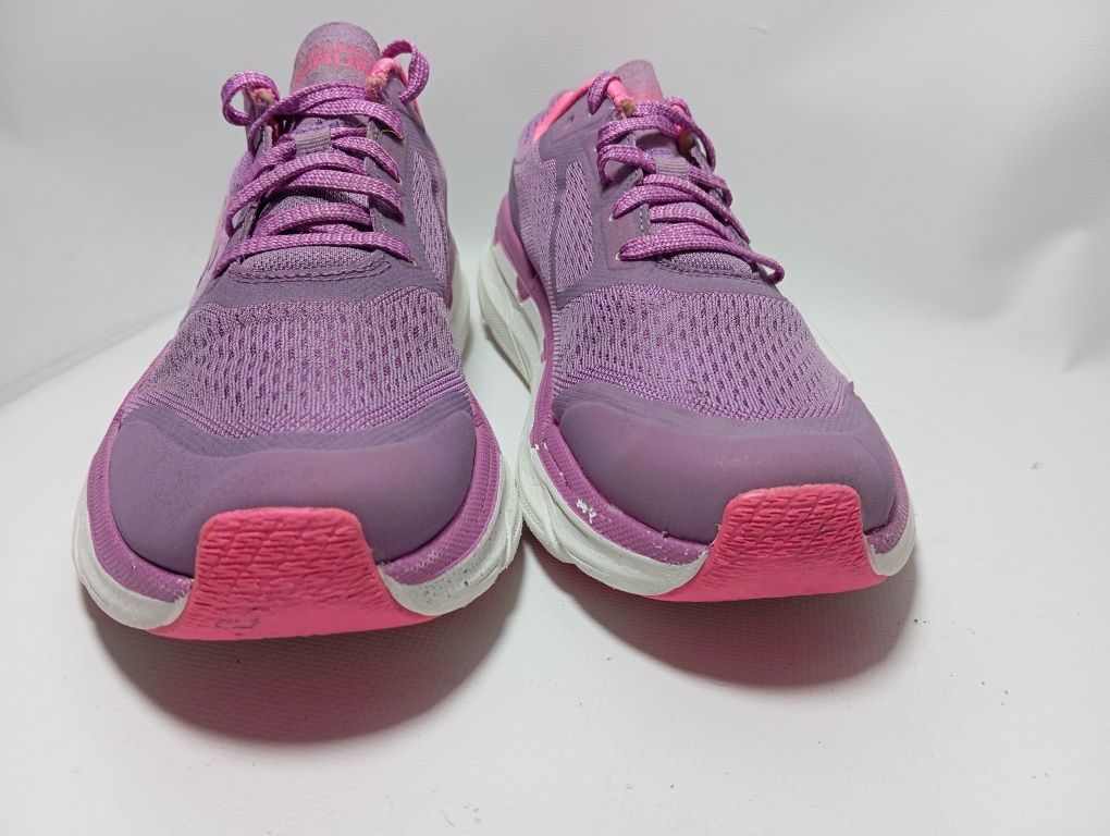 Продам кросівки Skechers
