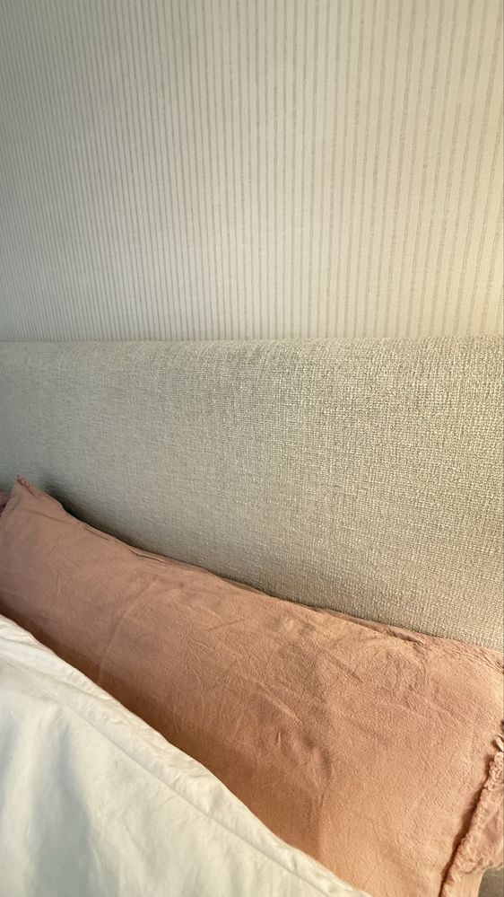 Cama com estrado elevatorio e colchao como nova