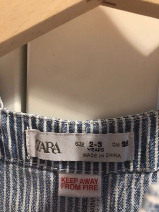 ZARA Krótkie spodenki, szorty ma szelkach Nowe