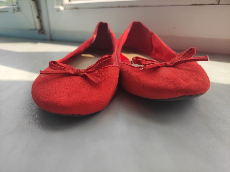 Czerwone neonowe baleriny H&M rozmiar 38 nubuk