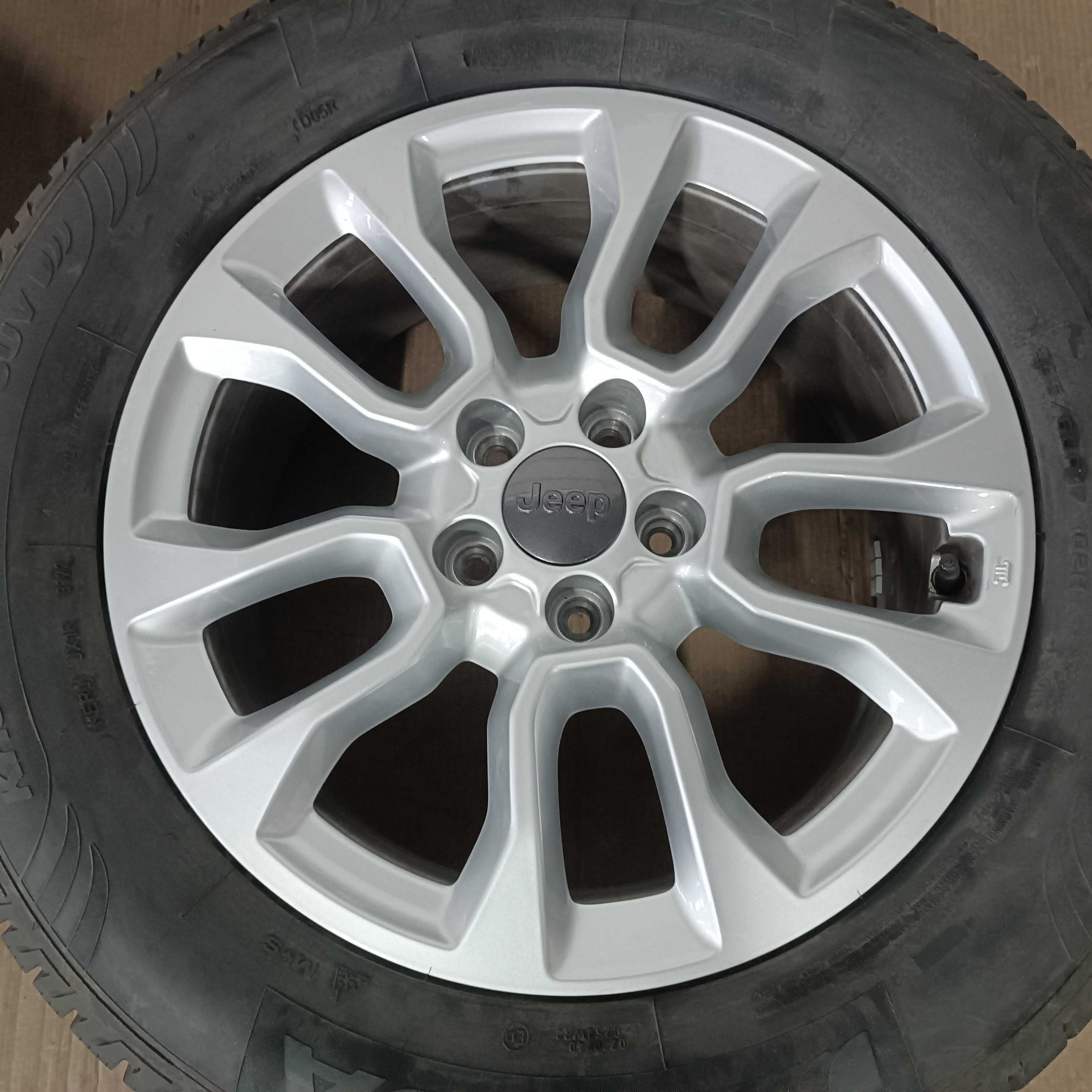 Koła Zimowe 17" 5x110 JEEP Cherokee Compass Renegade 235/60/R17