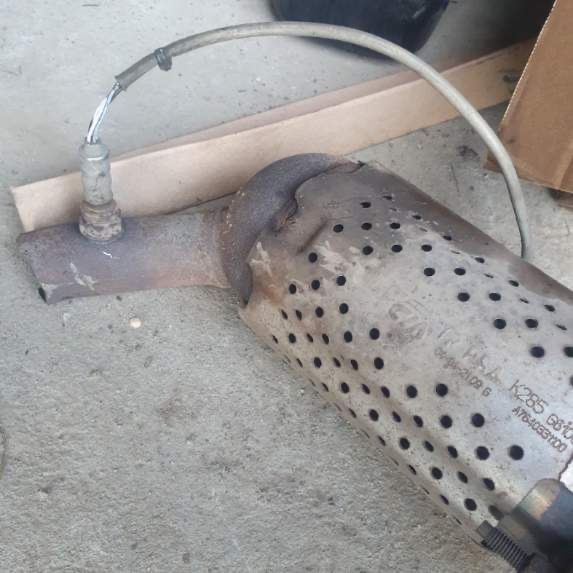 Peugeot 206 1.4 benzyna 8 zaworowy kolektor wydechowy z katalizatorem