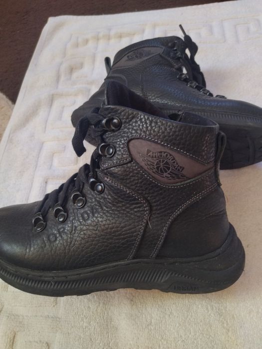 Зимове шкіряне взуття для хлопчика 34р.