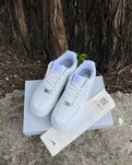 Damskie tenisówki Nike Air Force 1'07 w rozmiarze 38