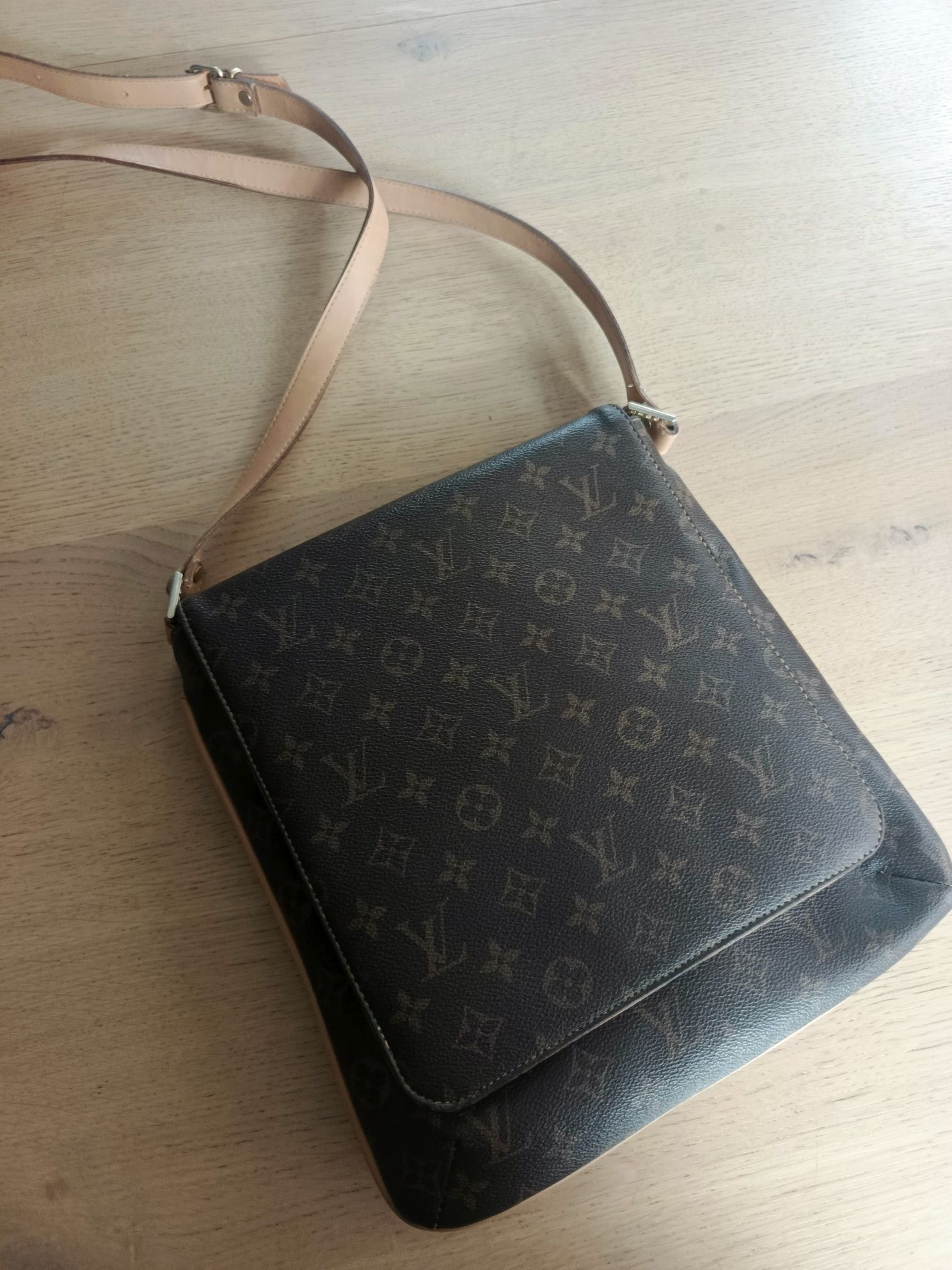 Louis Vuitton lv torba listonoszka skóra