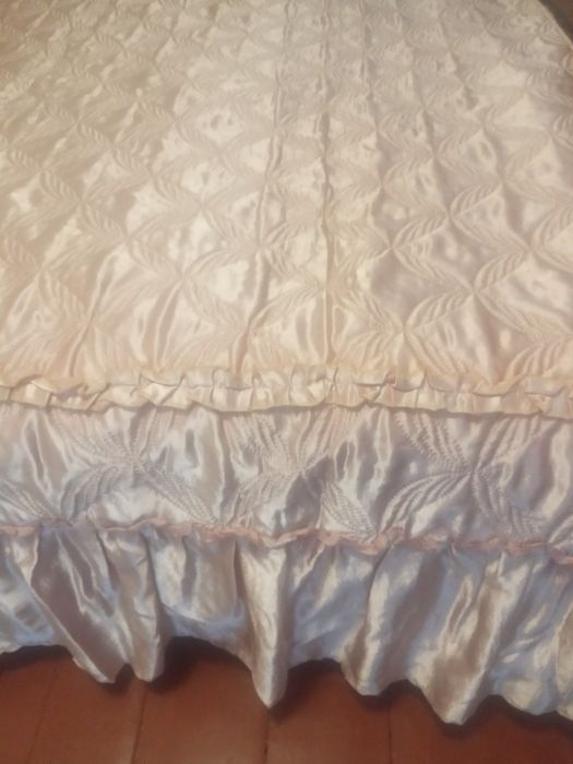 Покривало (накидка на двоспальне ліжко)