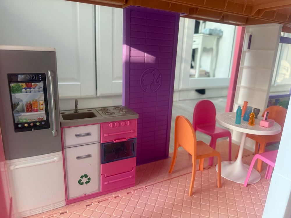 Domek Barbie z basenem, zjeżdżalnią i windą - bardzo dobry stan - Kiel