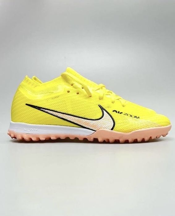 Сороконіжки Nike , футзалки бутси