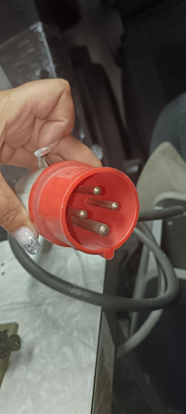 Máquina de braço triplo