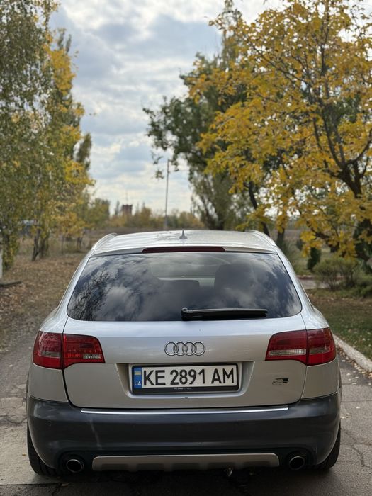 Ауди allroad  2010 ГОД